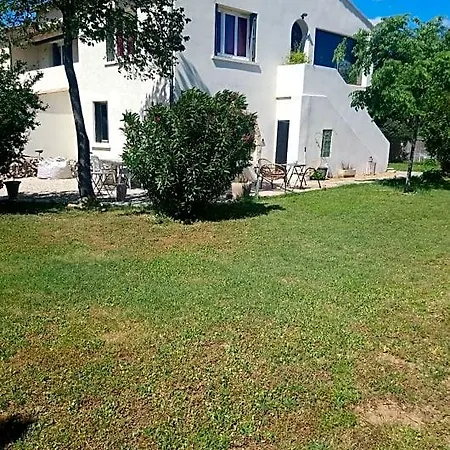 L'esperluette En Camargue Bed & Breakfast 3*