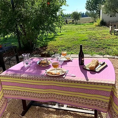 L'esperluette En Camargue Bed & Breakfast 3*