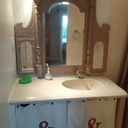 Couette-café L'esperluette En Camargue 3*